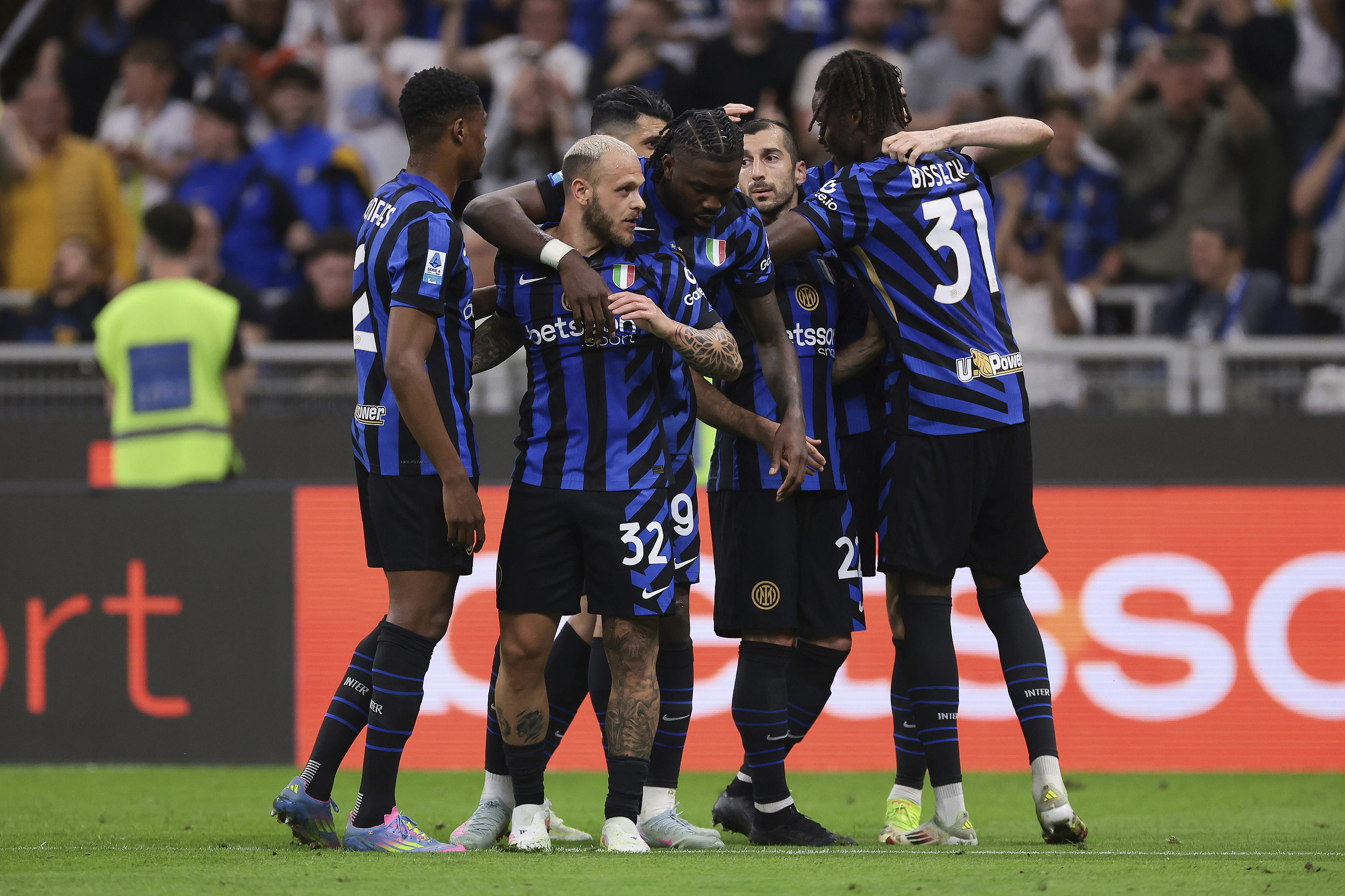 开云首页APP-包含皇家马德里迎意甲关键赛，今夜外线爆发，引发热议，纪律约束更严格的词条