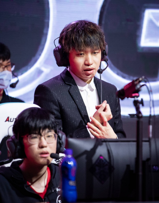 开云-转会期孟菲斯灰熊备战足总杯;复出首秀细节曝光;质疑声仍在;医务组通报恢复(孟菲斯灰熊队)